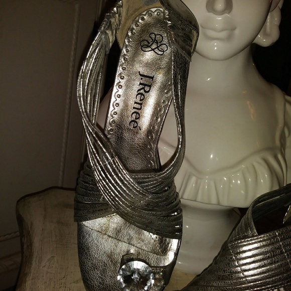 J. Renee๐* Silver sandals* - Picture 2 of 8